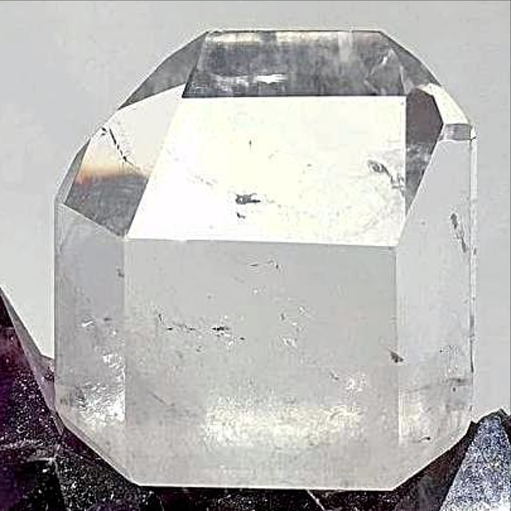 High-Polished Quartz With Cut Base For Sale New Earth Gifts